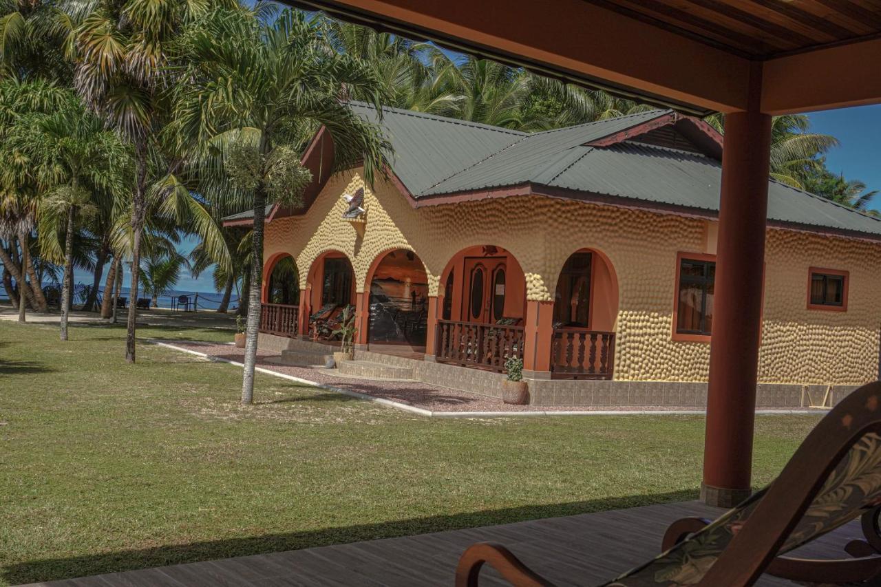 Anse Kerlan Beach Chalets Exterior photo