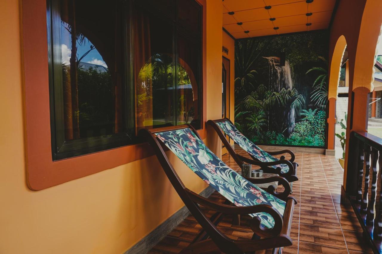 Anse Kerlan Beach Chalets Exterior photo