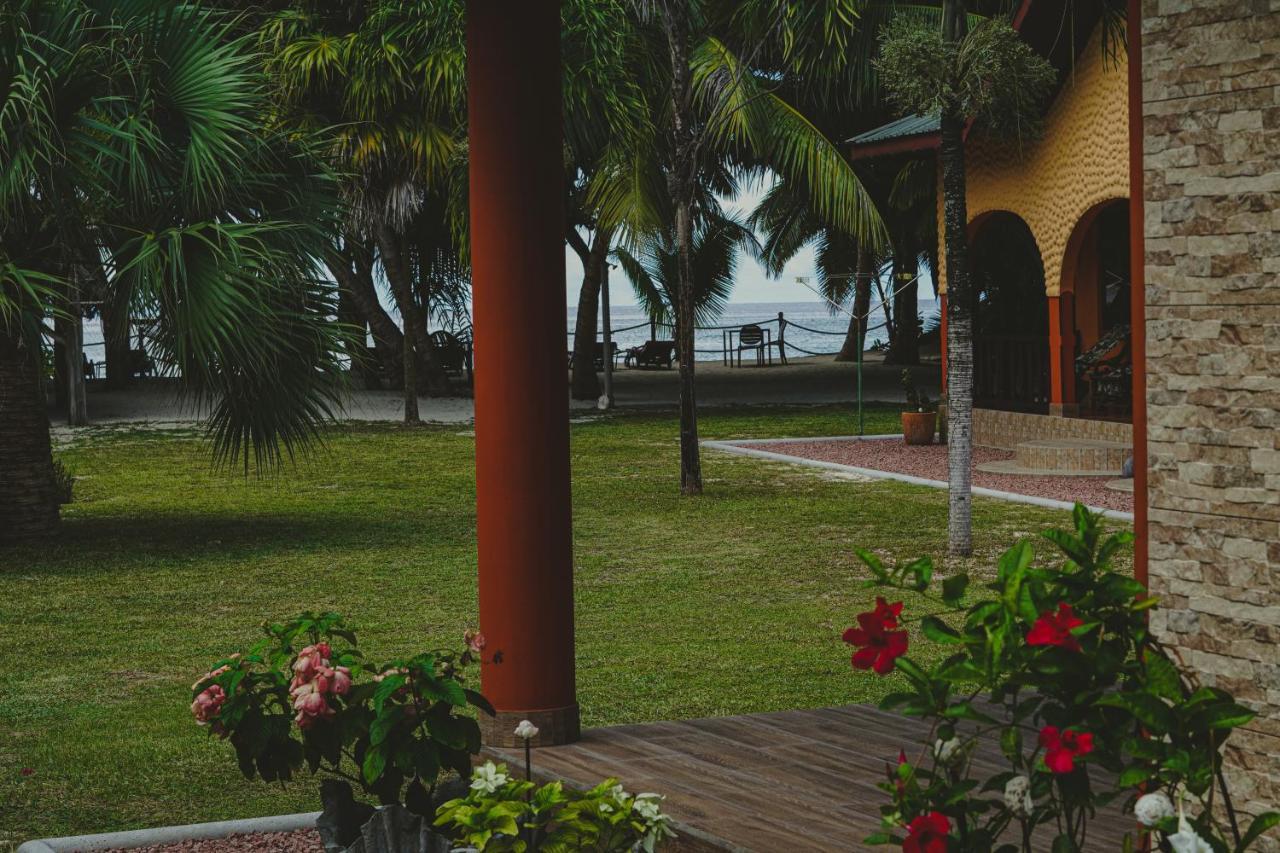 Anse Kerlan Beach Chalets Exterior photo