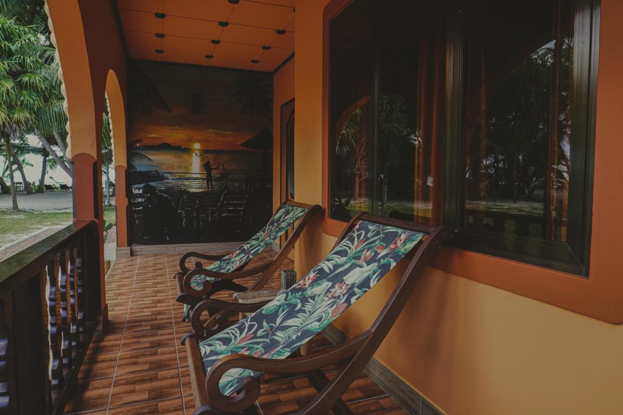 Anse Kerlan Beach Chalets Exterior photo
