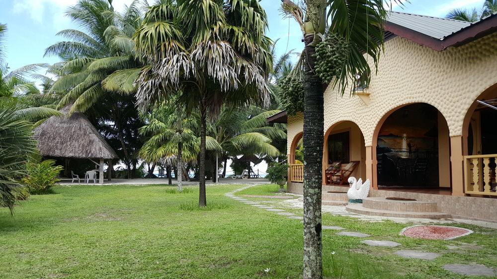 Anse Kerlan Beach Chalets Exterior photo