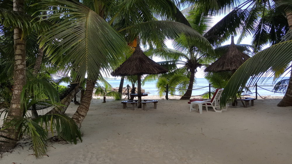 Anse Kerlan Beach Chalets Exterior photo